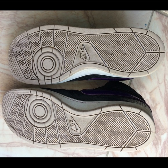 Nike - Picture 4 of 7